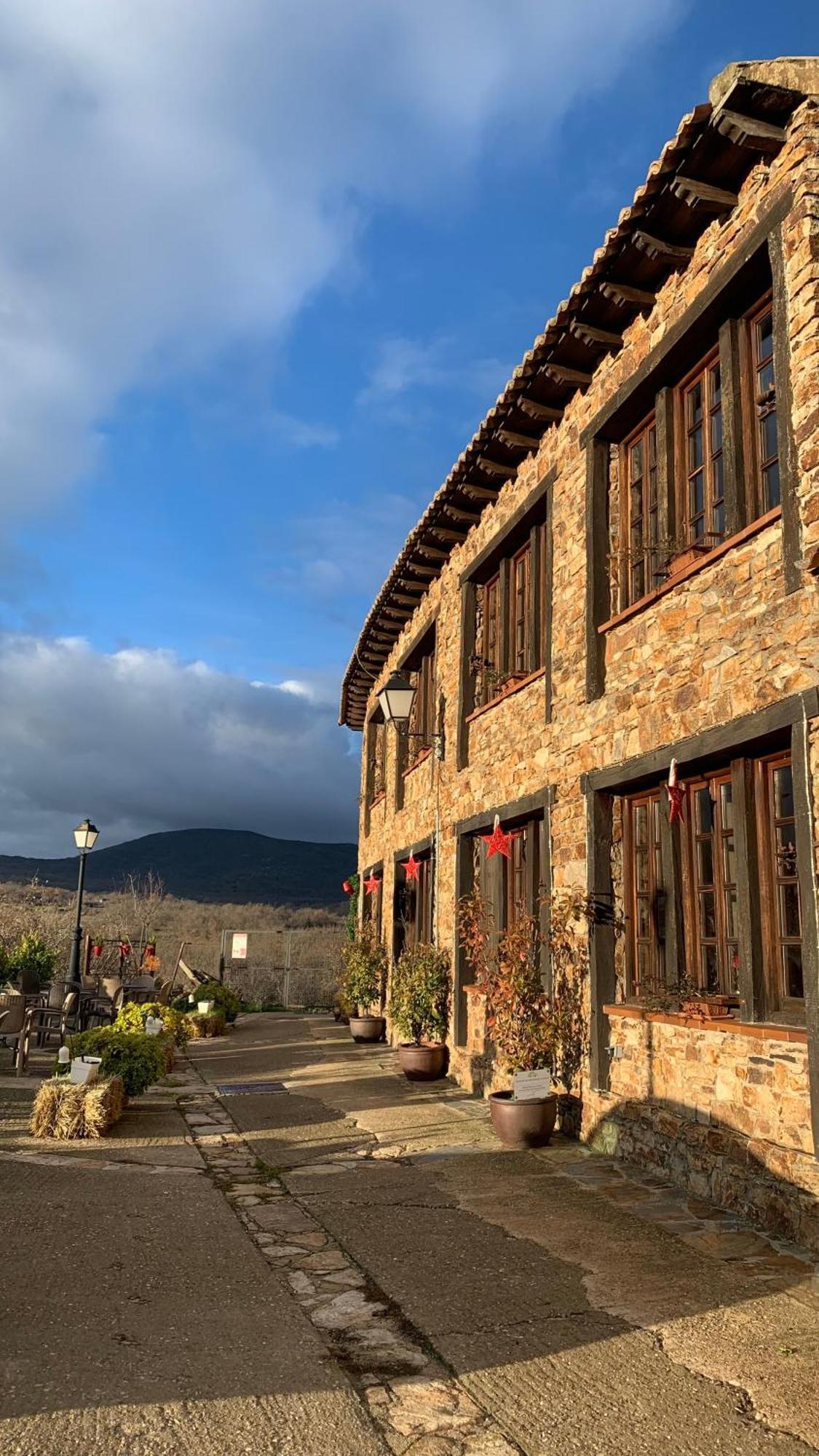 Al Viento, Alojamiento & Turismo Rural Pradena Del Rincon ภายนอก รูปภาพ